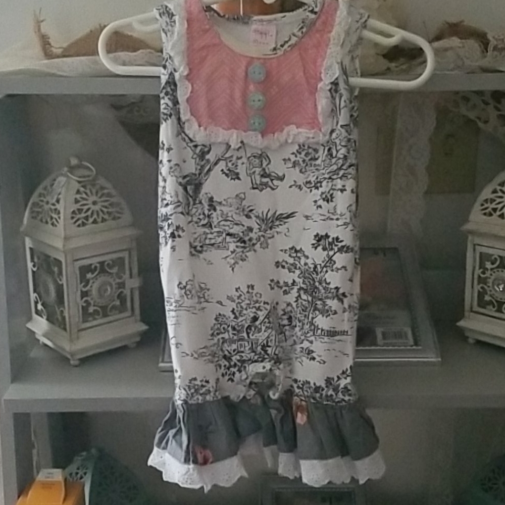 Giggle Moon, size newborn. Sooo cute!!